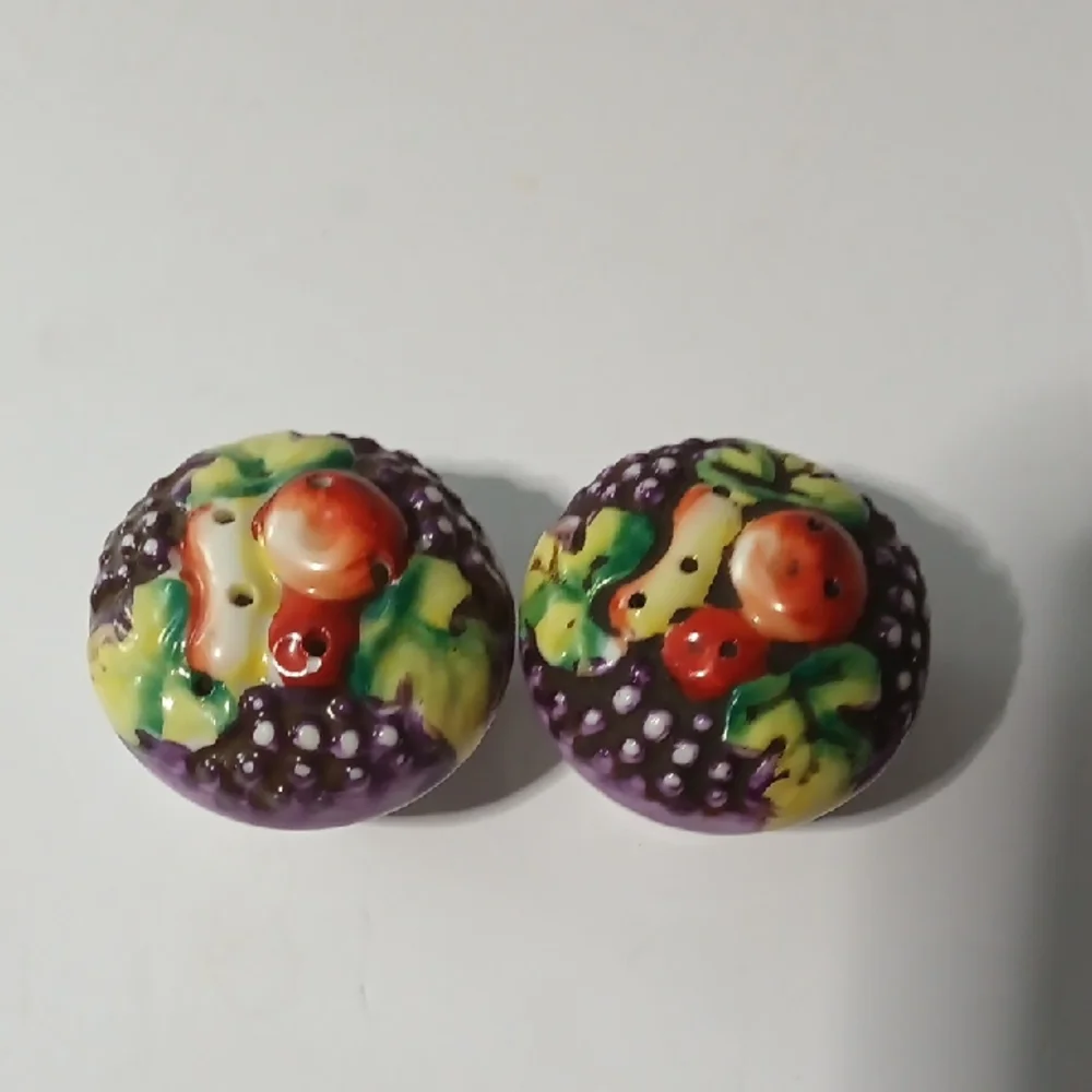 Vintage Japanese Ceramic Lusterware Salt And Pepper Figurines